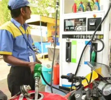 Today Petrol Diesel Price: देश के कई राज्यों में महंगाई की मार, जानें आज कितने बढ़े तेल के दाम