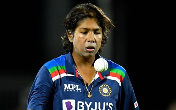 पहली खिलाड़ी बनीं Jhulan Goswami, वनडे क्रिकेट में लिए 250 विकेट