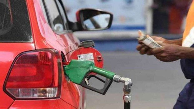 Petrol Diesel prices: फिर बढ़े पेट्रोल-डीजल के दाम, जानिए यहां लेटेस्ट रेट