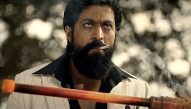 KGF 2 : वीकडेज में भी दिखा रॉकी भाई का जलवा, जल्द 250 करोड़ क्लब में हो सकती है शामिल 