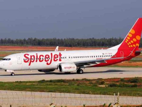 Spicejet: पाकिस्तान में स्पाइसजेट फ्लाइट की इमरजेंसी लैंडिंग, दिल्ली से दुबई जा रहा था विमान