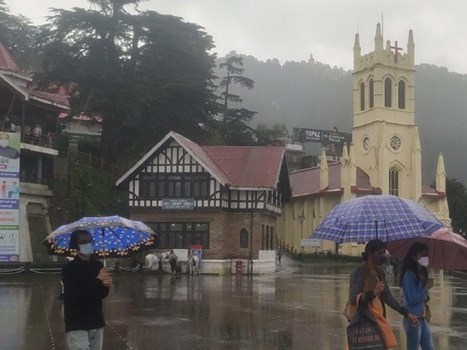 Shimla में पर्यटन कारोबार पर मौसम की मार, कई बुकिंग हुईं रद्द