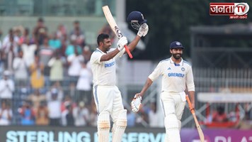 IND vs BAN 1st Test में भारत के लिए R Ashwin बने संकटमोचन, जड़ा अपने घर में शतक