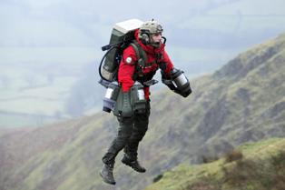 Jetpack Suit को पहनकर अब हवा में उड़कर निगरानी कर सकेंगे भारतीय जवान, जानिए आधुनिक तकनीक