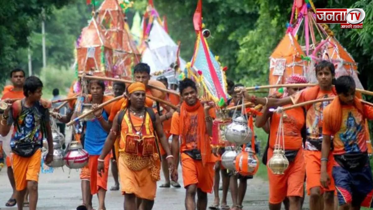 Kanwad Yatra 2024: कंधे पर ही क्यों रखा जाता हैं कांवड़ ? जानें इसका महत्व